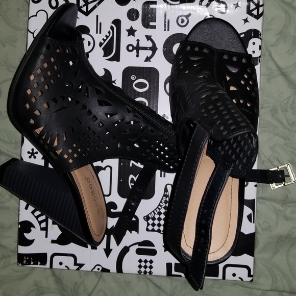 Heel - Picture 2 of 6